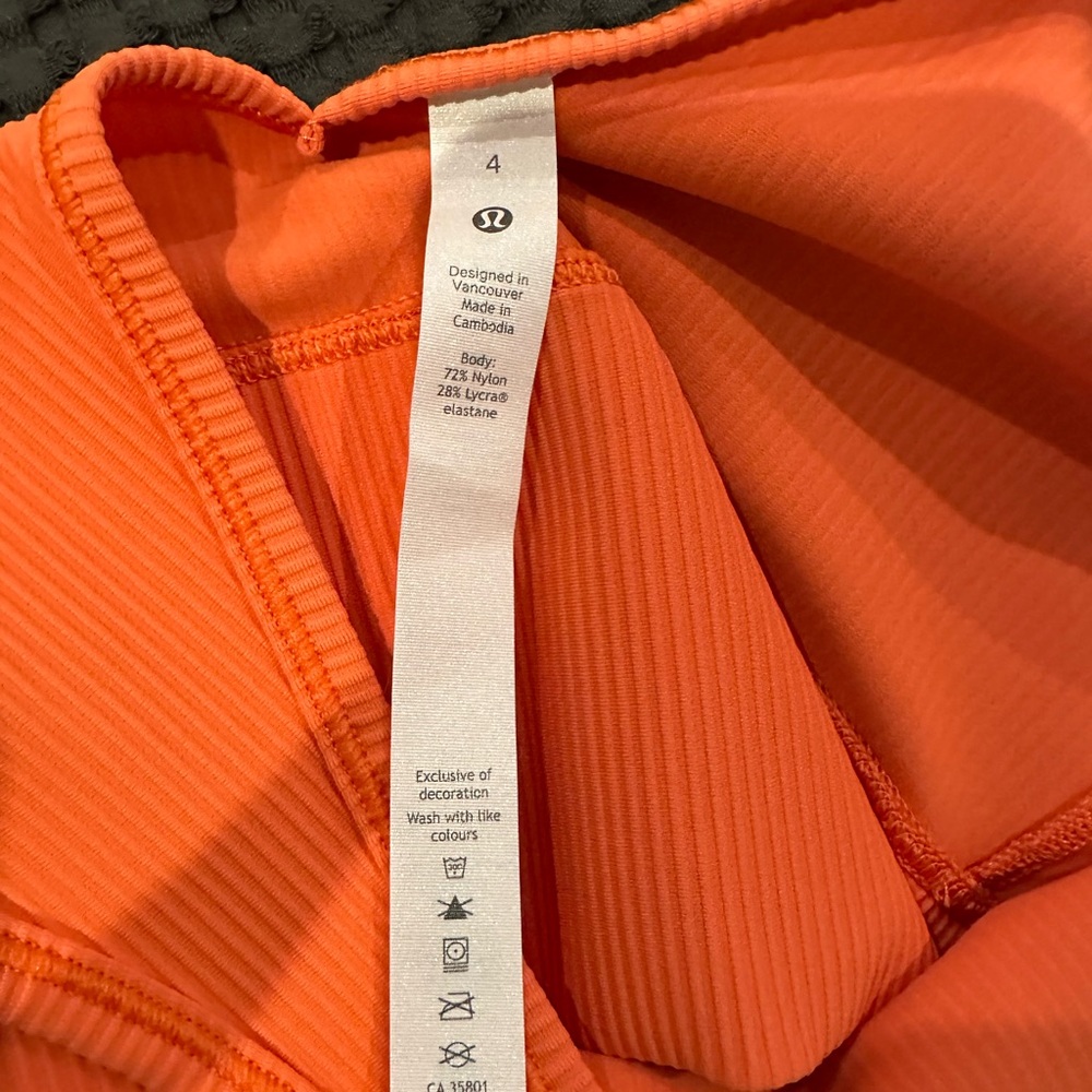 Lululemon Power Pivot Tank - size 4 - Picture 5 of 5